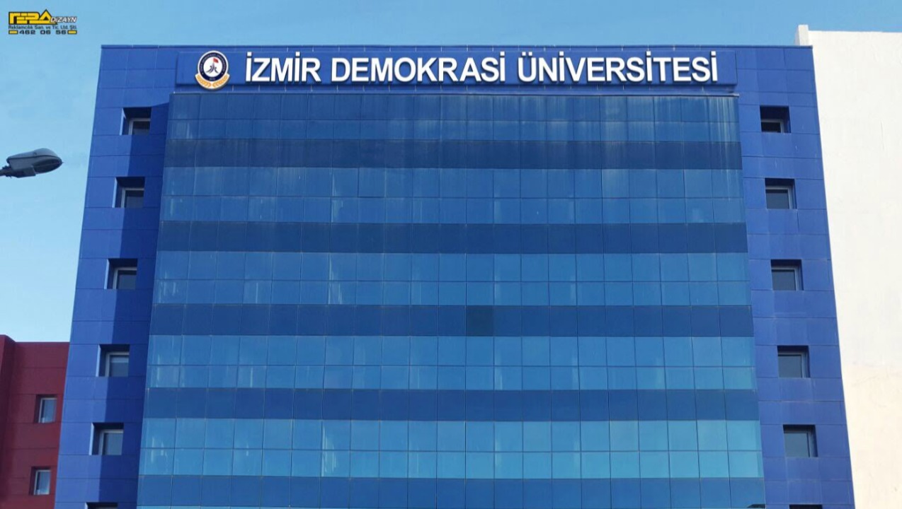 İzmir Demokrasi Üniversitesi